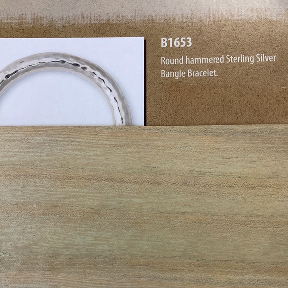 Silpada Sterling hammered round bracelet - Picture 11 of 11